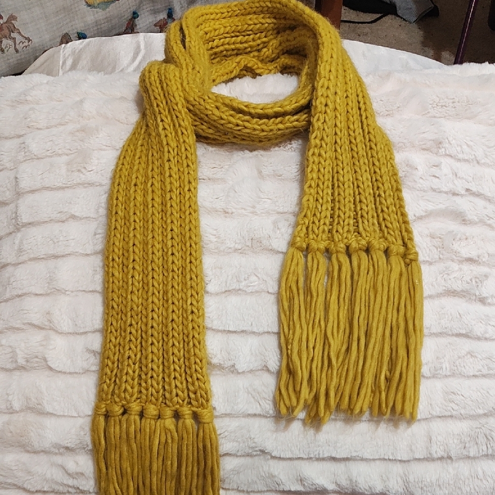 Handmade Chunky Knit Mustard Scarf - Picture 1 of 1
